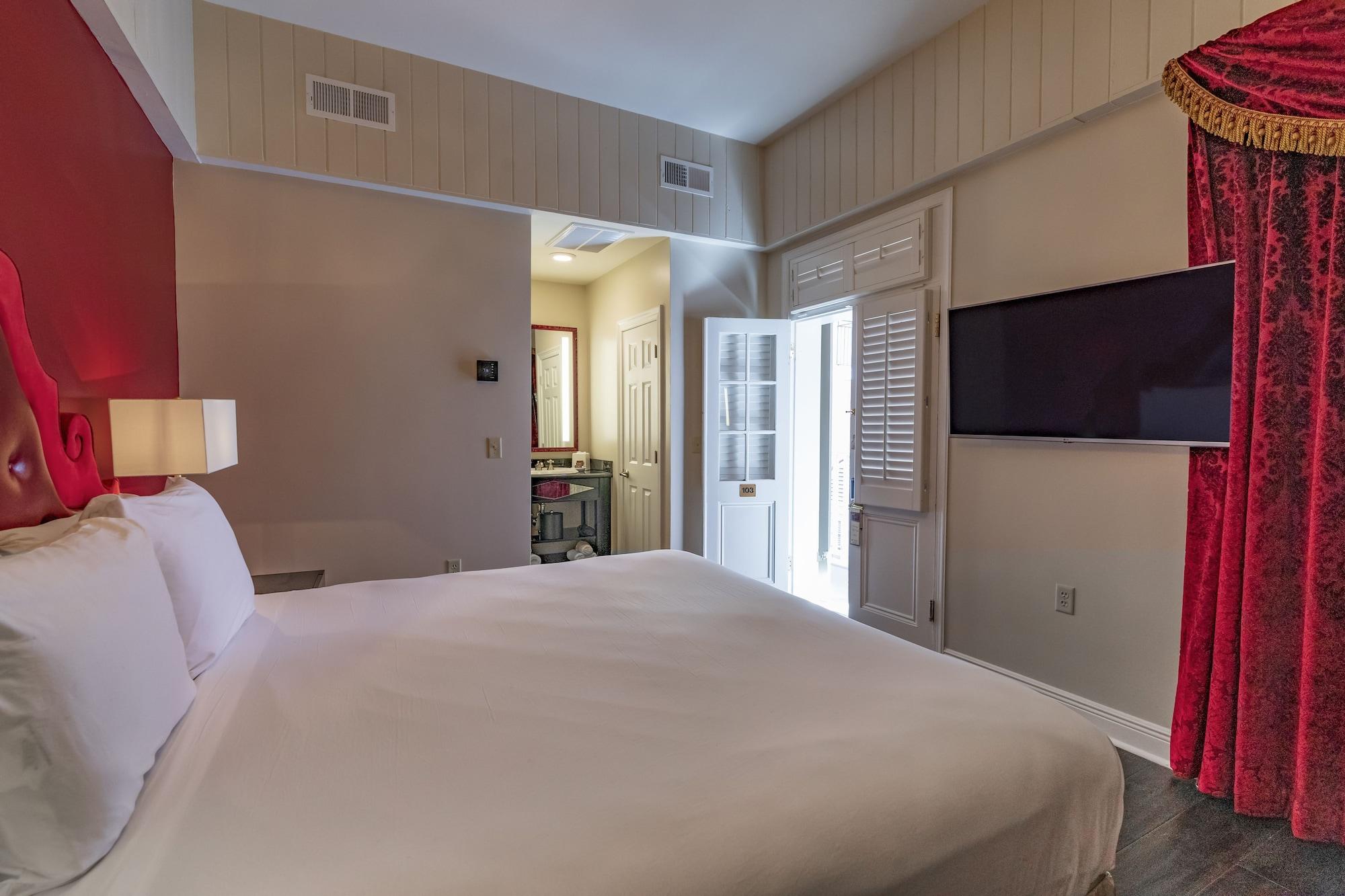 Dauphine Orleans Hotel New Orleans Exterior photo