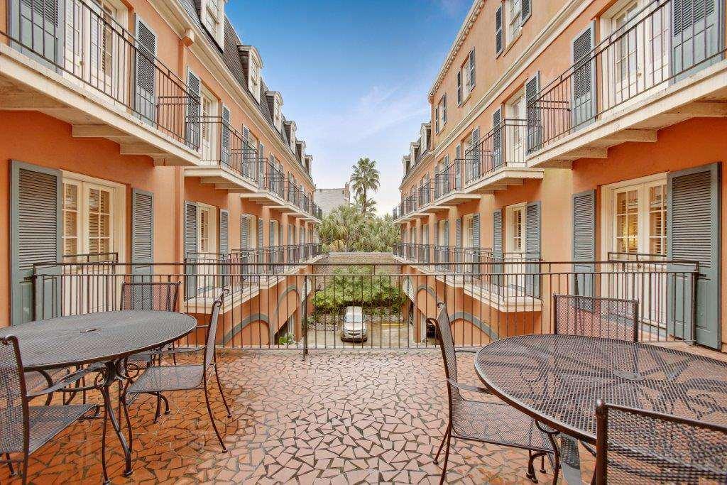 Dauphine Orleans Hotel New Orleans Exterior photo