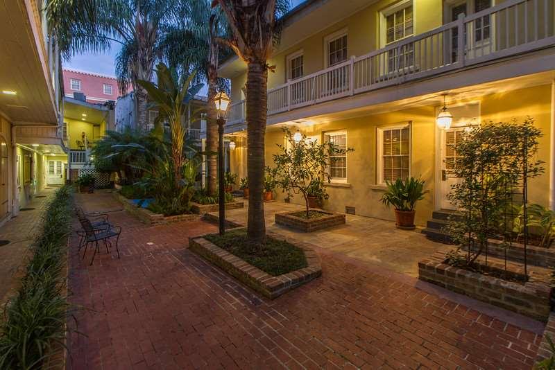 Dauphine Orleans Hotel New Orleans Exterior photo