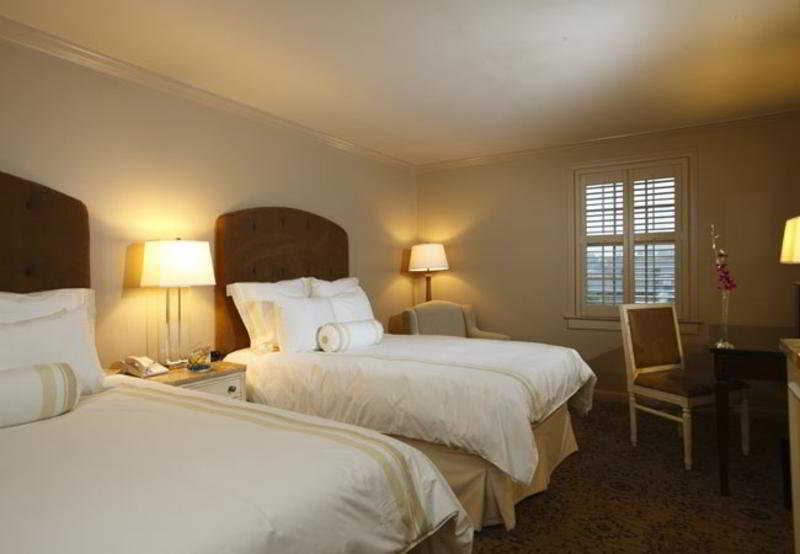 Dauphine Orleans Hotel New Orleans Room photo